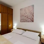 Cozy Nur 500 Meter Zum Mit Privatparkplatz, Klima, Wifi