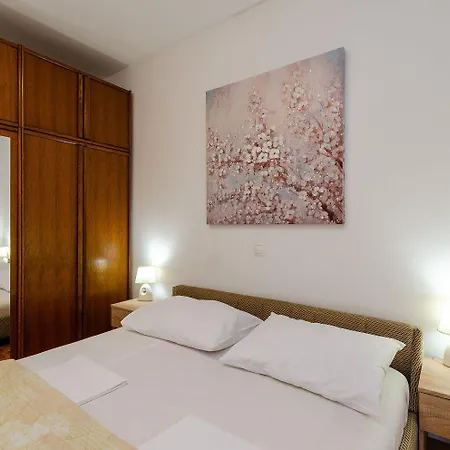 Cozy Nur 500 Meter Zum Mit Privatparkplatz, Klima, Wifi