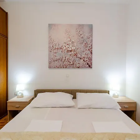 Cozy Nur 500 Meter Zum Mit Privatparkplatz, Klima, Wifi Appartement *