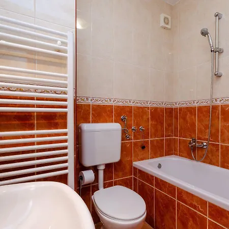 Cozy Nur 500 Meter Zum Mit Privatparkplatz, Klima, Wifi Crikvenica