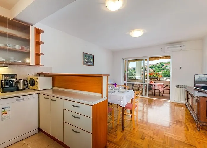 아파트 Cozy Nur 500 Meter Zum Mit Privatparkplatz, Klima, Wifi