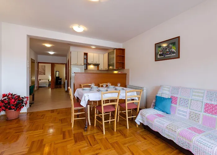 Cozy Nur 500 Meter Zum Mit Privatparkplatz, Klima, Wifi 아파트 크리크베니카