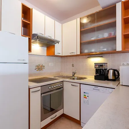 Cozy Nur 500 Meter Zum Mit Privatparkplatz, Klima, Wifi * Crikvenica