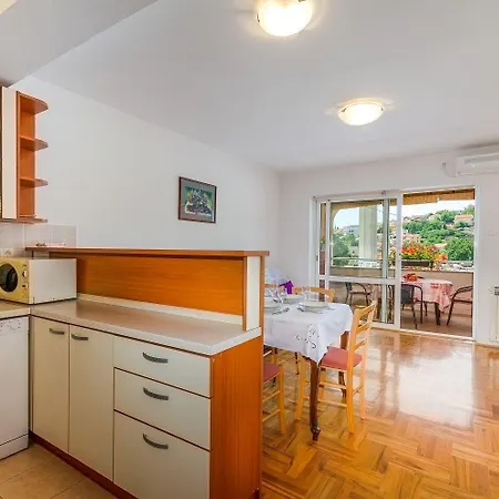 Apartment Cozy Nur 500 Meter Zum Mit Privatparkplatz, Klima, Wifi