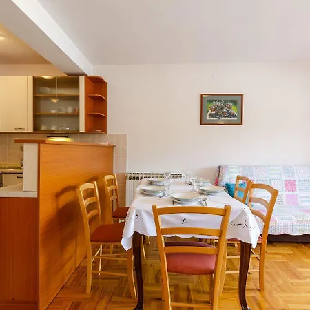 Cozy Nur 500 Meter Zum Mit Privatparkplatz, Klima, Wifi