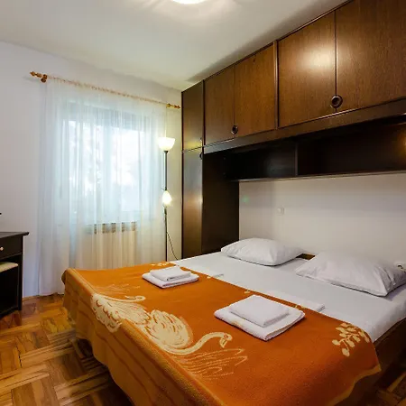 Cozy Nur 500 Meter Zum Mit Privatparkplatz, Klima, Wifi Lejlighed