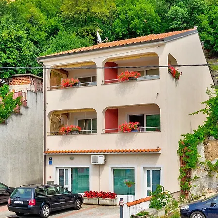 Cozy Nur 500 Meter Zum Mit Privatparkplatz, Klima, Wifi * Crikvenica