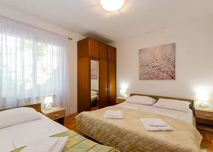 Cozy Nur 500 Meter Zum Mit Privatparkplatz, Klima, Wifi *