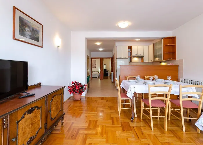 Apartment Cozy Nur 500 Meter Zum Mit Privatparkplatz, Klima, Wifi