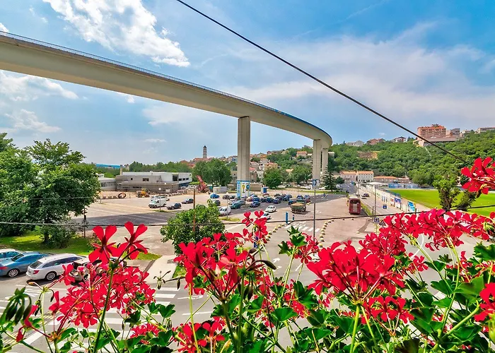 Cozy Nur 500 Meter Zum Mit Privatparkplatz, Klima, Wifi