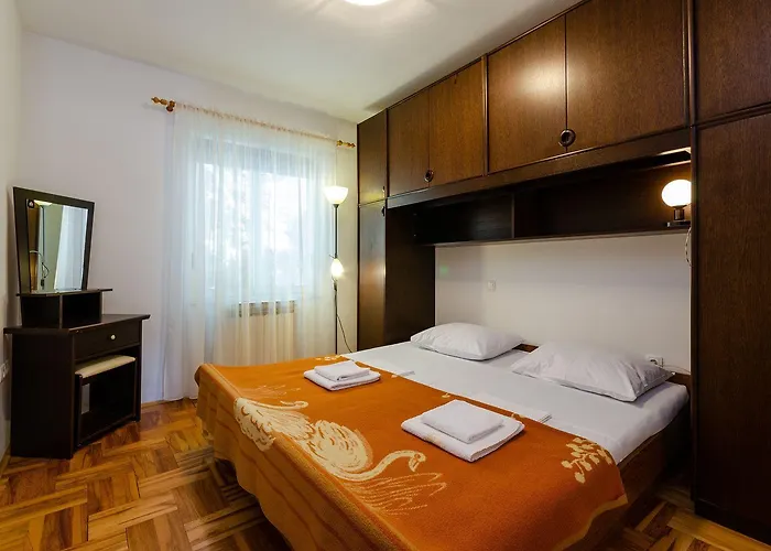 Cozy Nur 500 Meter Zum Mit Privatparkplatz, Klima, Wifi Apartament