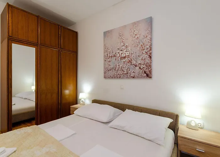 Cozy Nur 500 Meter Zum Mit Privatparkplatz, Klima, Wifi