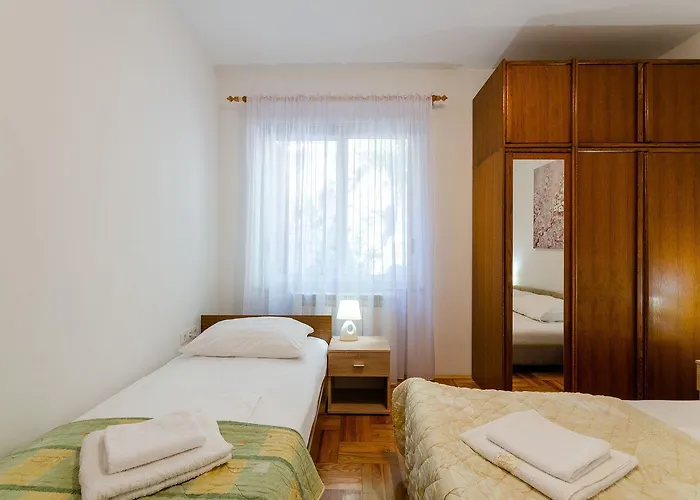 Cozy Nur 500 Meter Zum Mit Privatparkplatz, Klima, Wifi Apartament