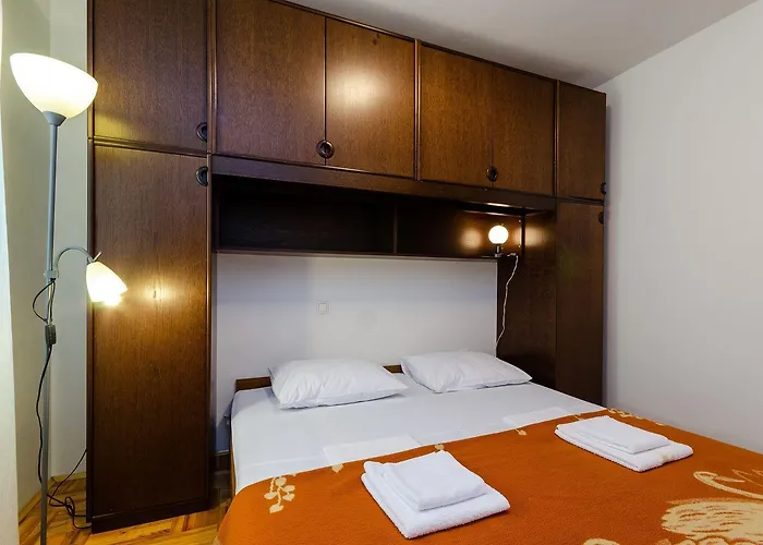 Cozy Nur 500 Meter Zum Mit Privatparkplatz, Klima, Wifi