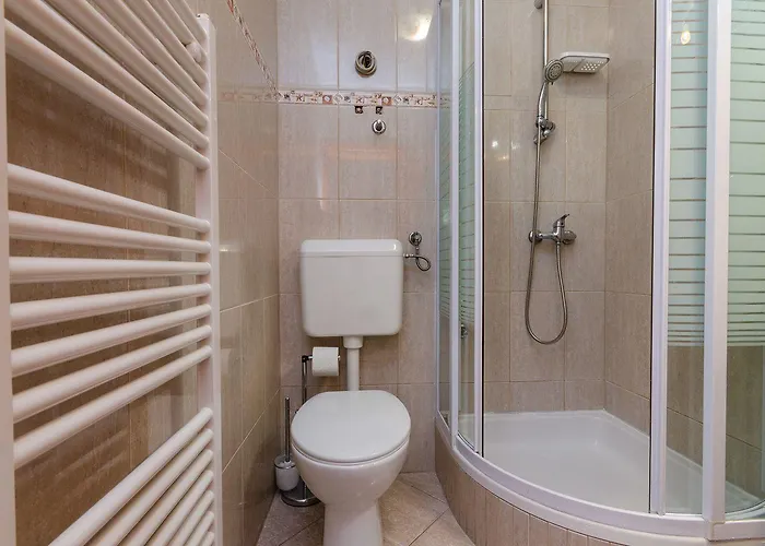 Cozy Nur 500 Meter Zum Mit Privatparkplatz, Klima, Wifi Apartament